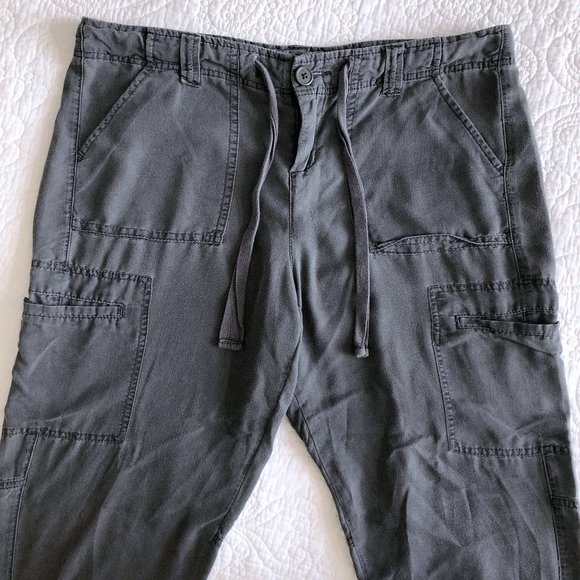 Calvin Klein Lightweight Cargo Capri - Picture 3 of 7